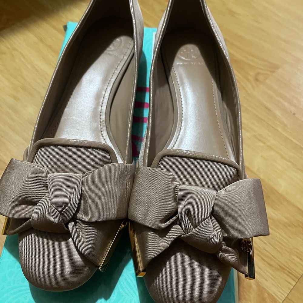 Tory Burch Taupe Bow Loafers with Gold Accents